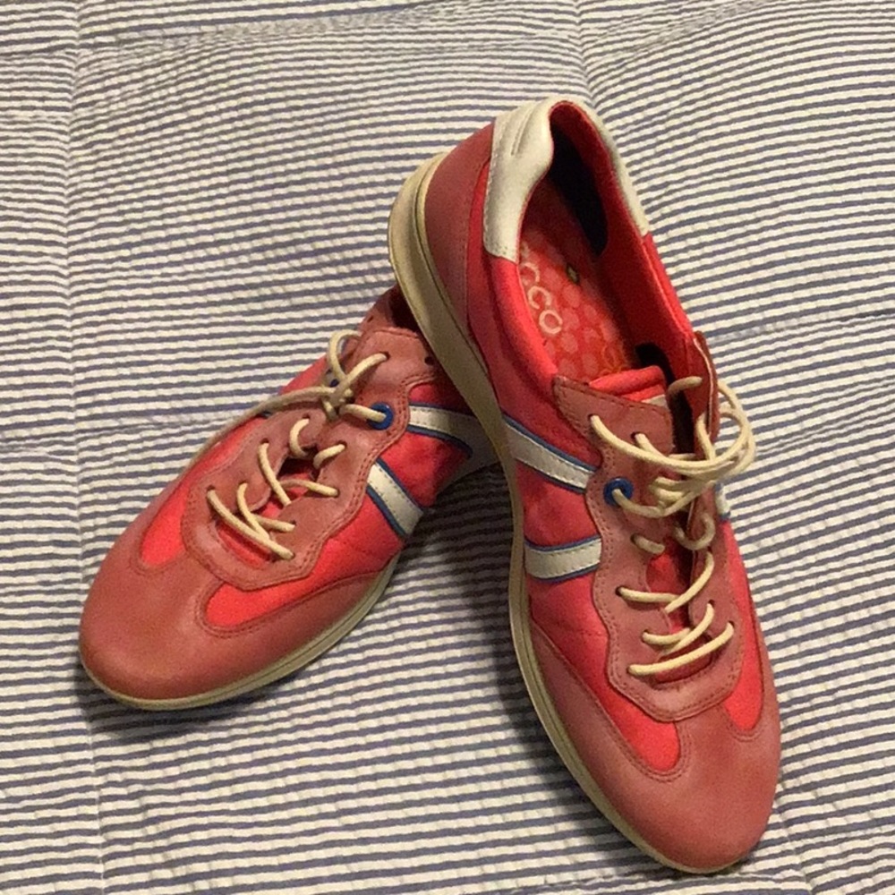 Ecco women’s pink tennis shoes